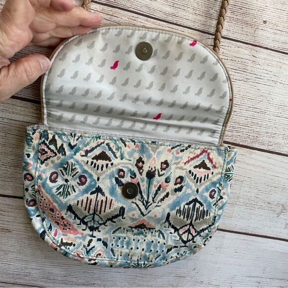 SAKROOTS JUBILEE ARTIST CIRCLE CROSSBODY BAG - Picture 3 of 8